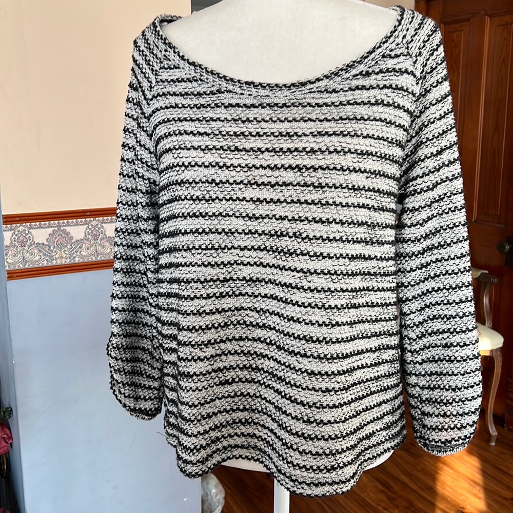 Splendid Tabbed Sleeves Top Sz M